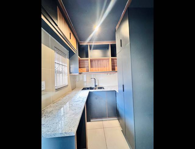 5 BEDROOM FREESTANDING FOR SALE IN MINERALIA
